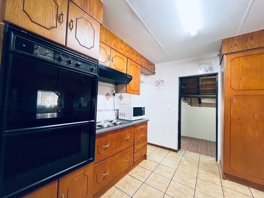 4 Bedroom Property for Sale in Oos Einde North West